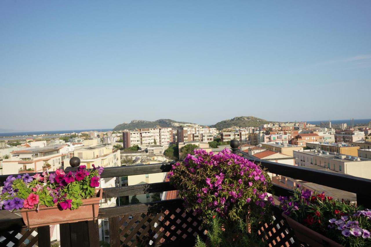 Prestigioso Attico Panoramico Cagliari Vila Exterior foto