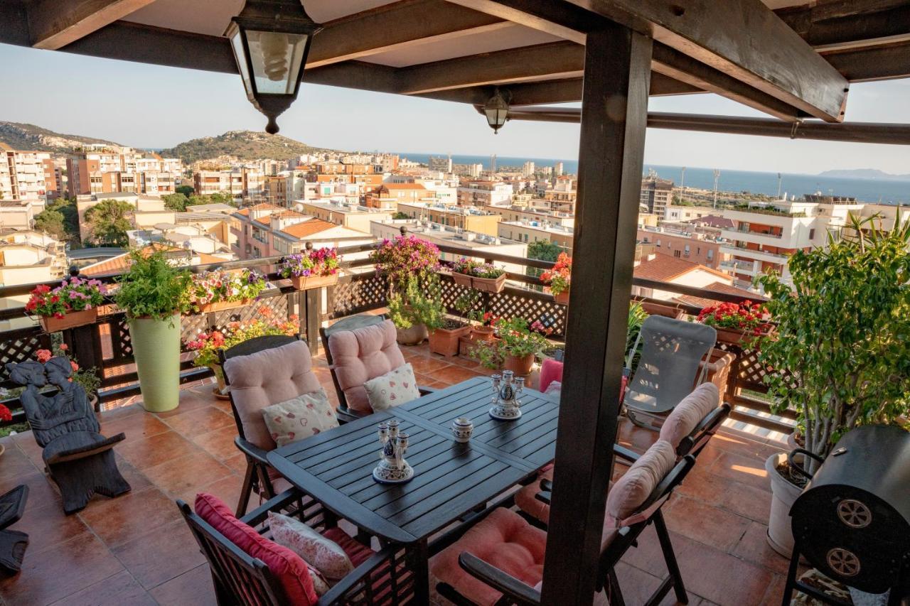 Prestigioso Attico Panoramico Cagliari Vila Exterior foto